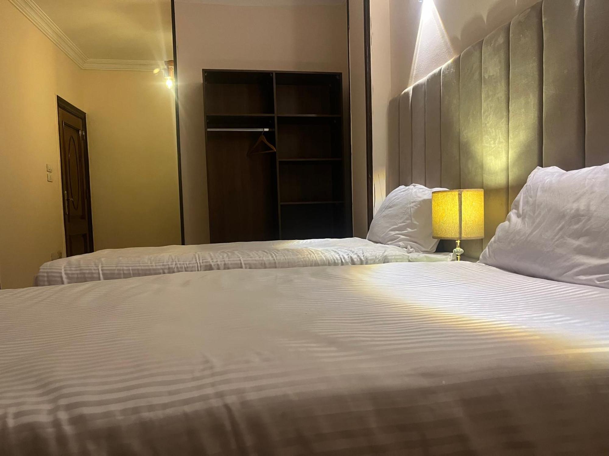 Nazlet el-Sîsi Badr Pyramids Inn מראה חיצוני תמונה